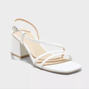 NWT "Wild Fable" white Blaire block heel